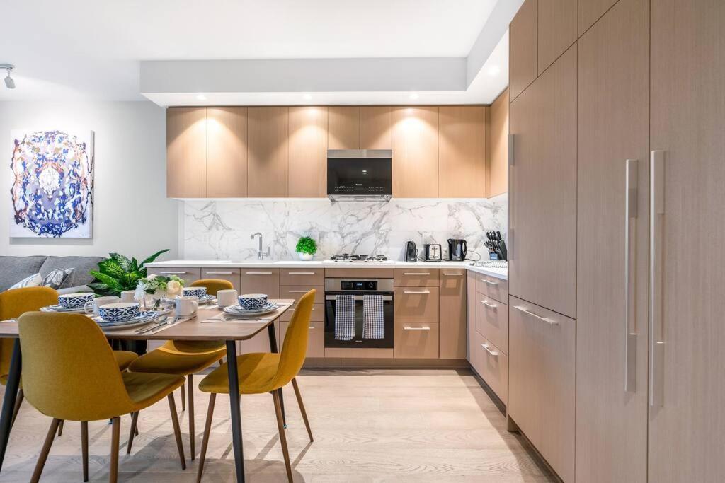 Modern Comfort At Ubc: 1Br Condo Near Campus Vancouver Ngoại thất bức ảnh