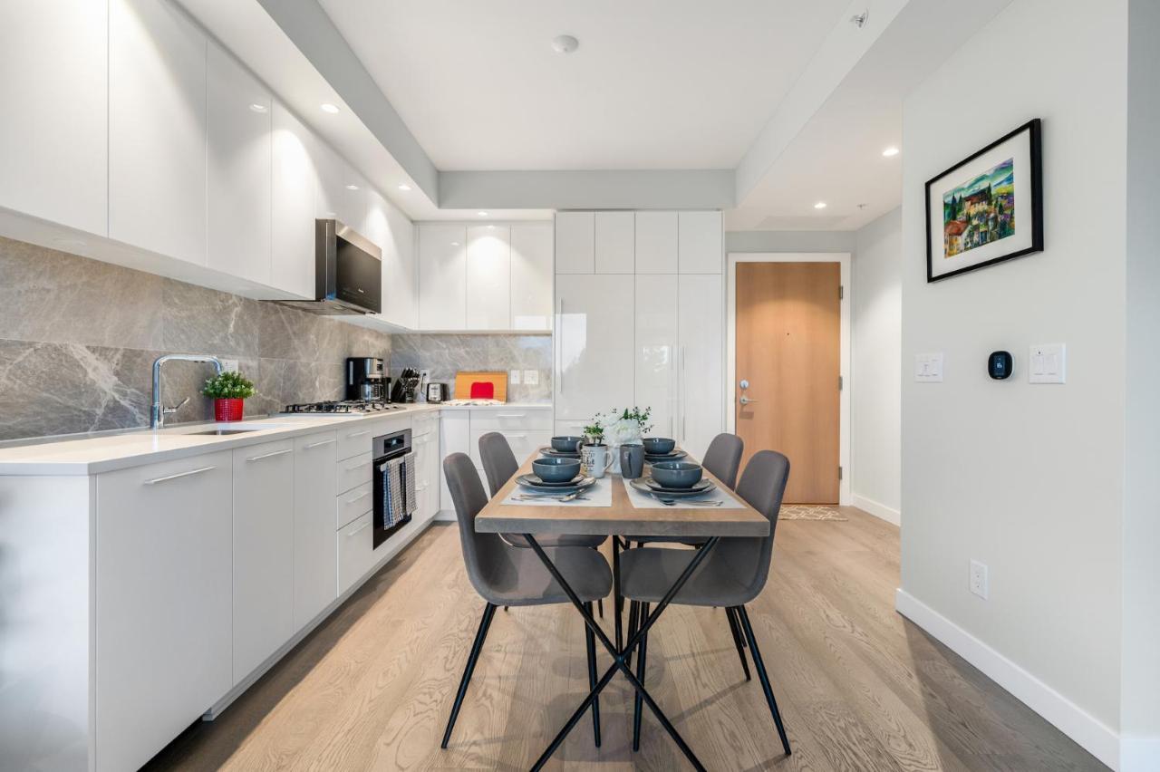 Modern Comfort At Ubc: 1Br Condo Near Campus Vancouver Ngoại thất bức ảnh