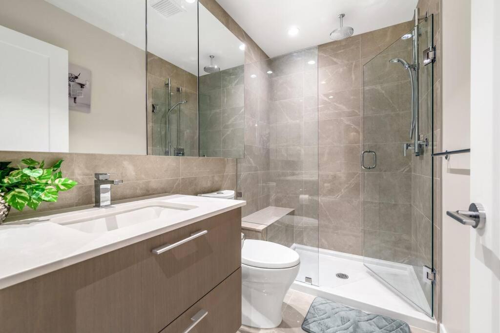 Modern Comfort At Ubc: 1Br Condo Near Campus Vancouver Ngoại thất bức ảnh