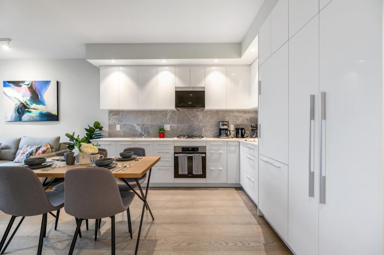 Modern Comfort At Ubc: 1Br Condo Near Campus Vancouver Ngoại thất bức ảnh