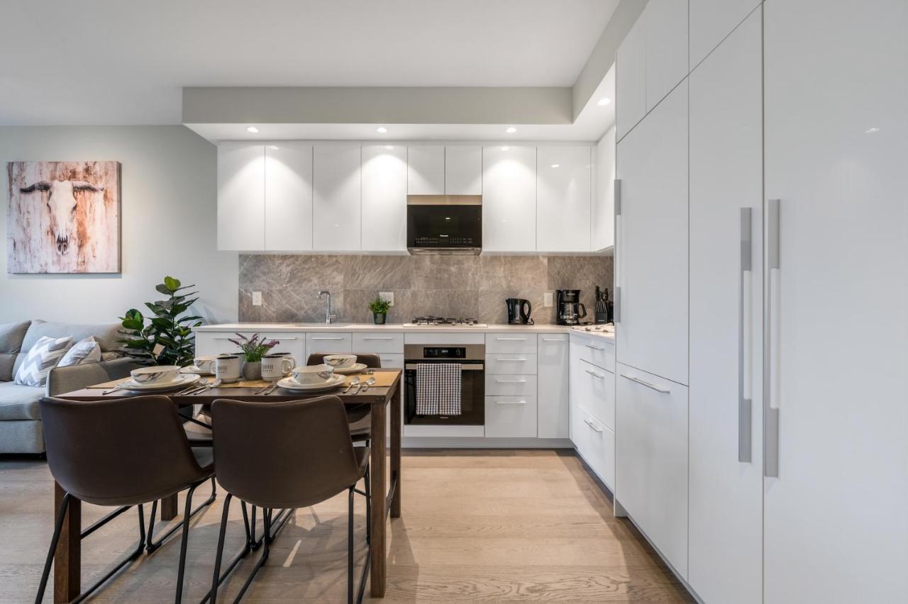 Modern Comfort At Ubc: 1Br Condo Near Campus Vancouver Ngoại thất bức ảnh