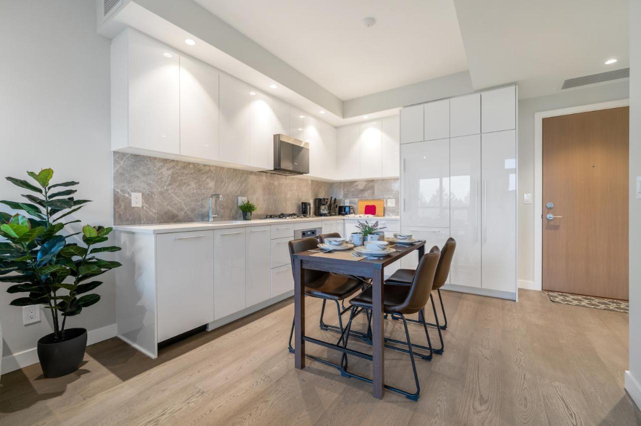 Modern Comfort At Ubc: 1Br Condo Near Campus Vancouver Ngoại thất bức ảnh