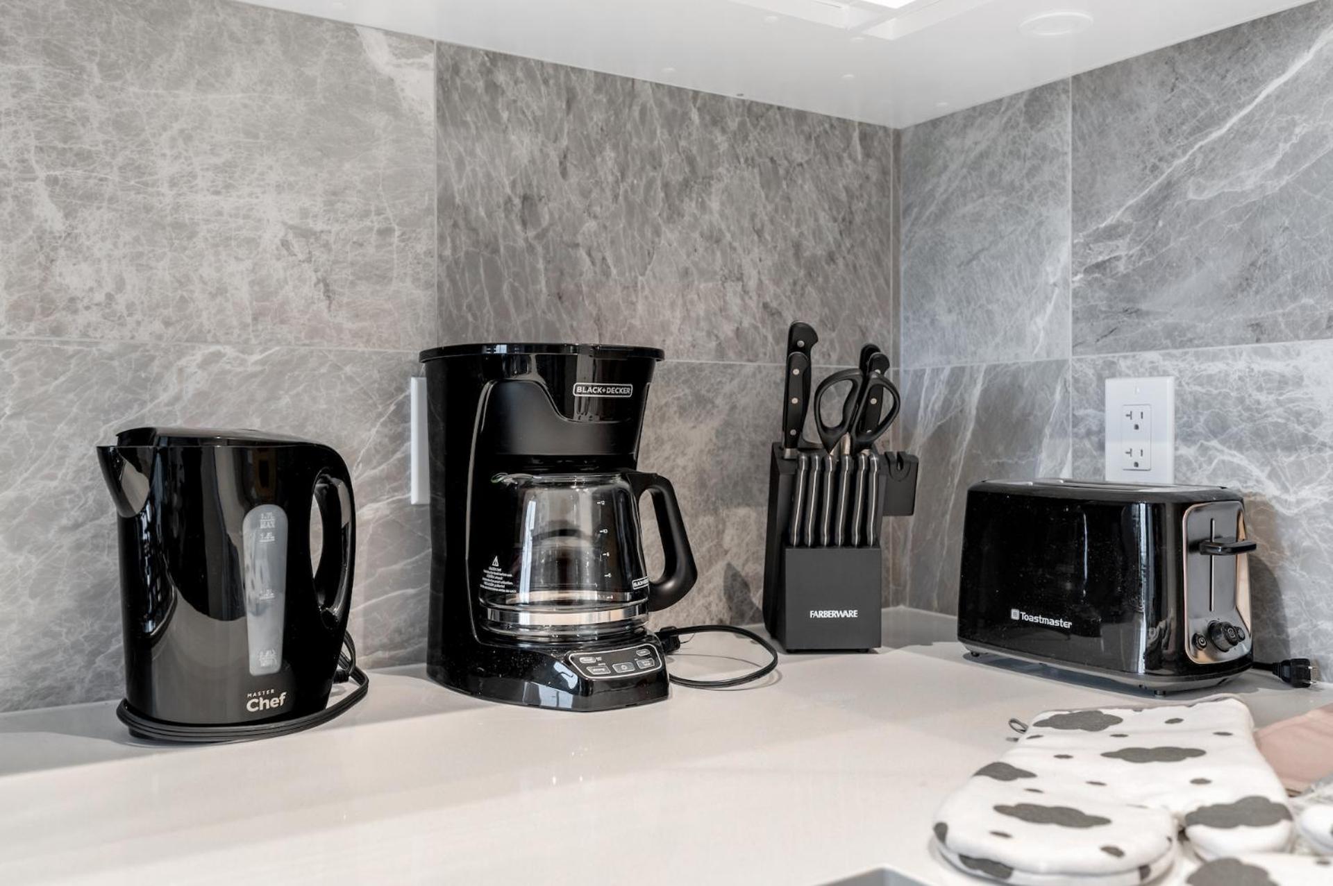 Modern Comfort At Ubc: 1Br Condo Near Campus Vancouver Ngoại thất bức ảnh